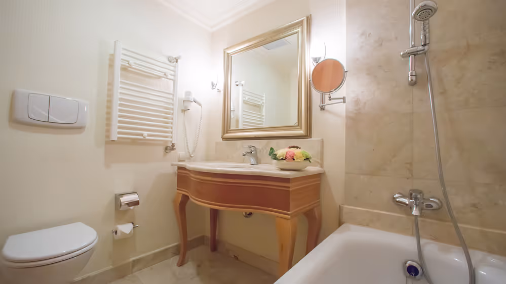 3 Ways to Improve the Safety of Your Bathroom for Seniors