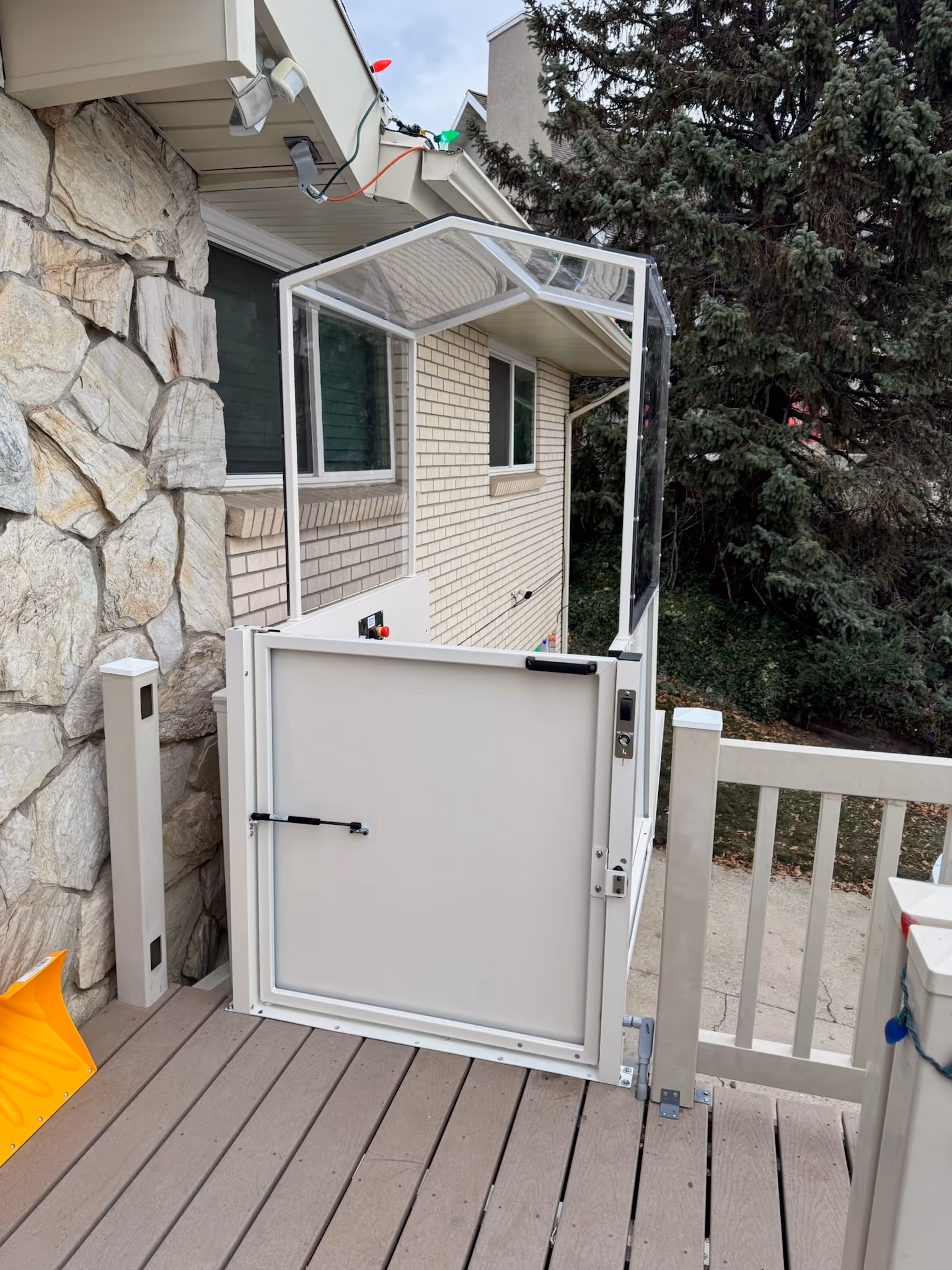 Vertical platform lift installation in Cottonwood Heights, Utah